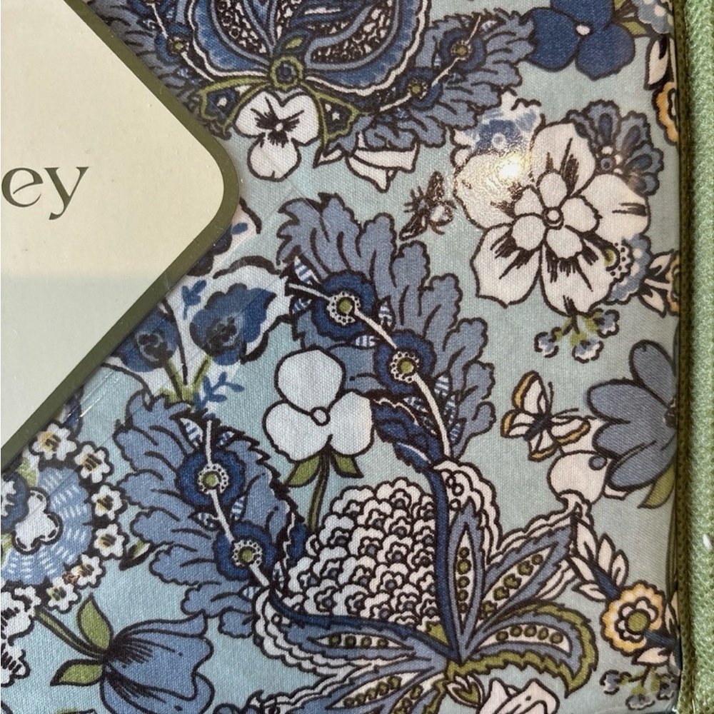 NEW Vera Bradley Queen Sheet Set 6 Piece Blue Floral - Picture 5 of 6